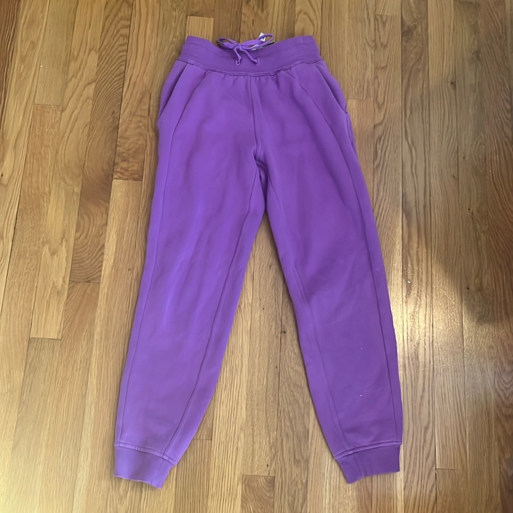 Lululemon purple scuba joggers